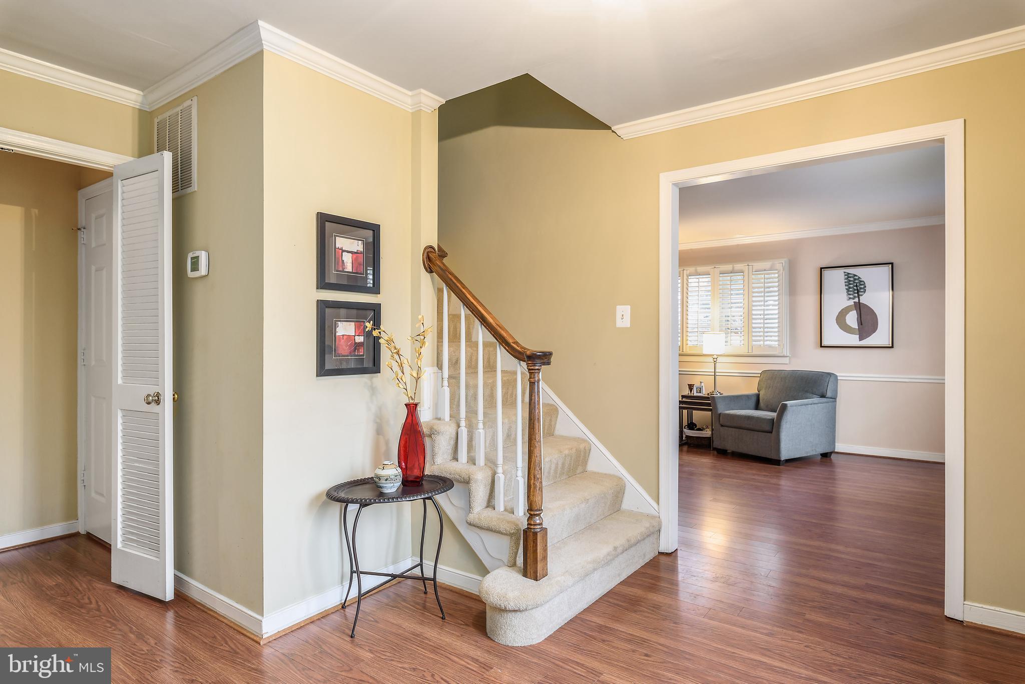 10405 Dunn Meadow Road Vienna, VA 22182 - Photo 4 of 38 Entryway