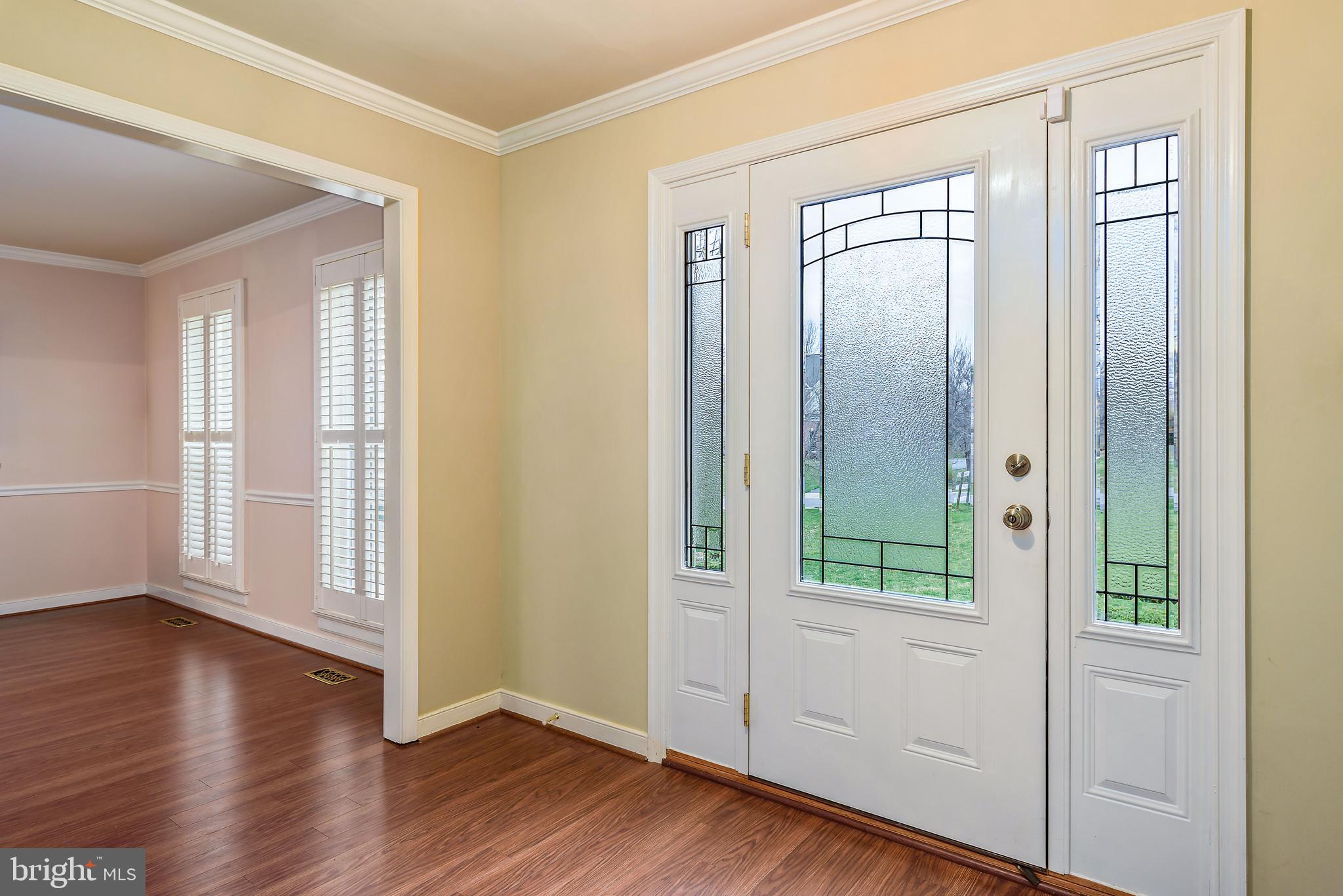 10405 Dunn Meadow Road Vienna, VA 22182 - Photo 5 of 38 Entryway