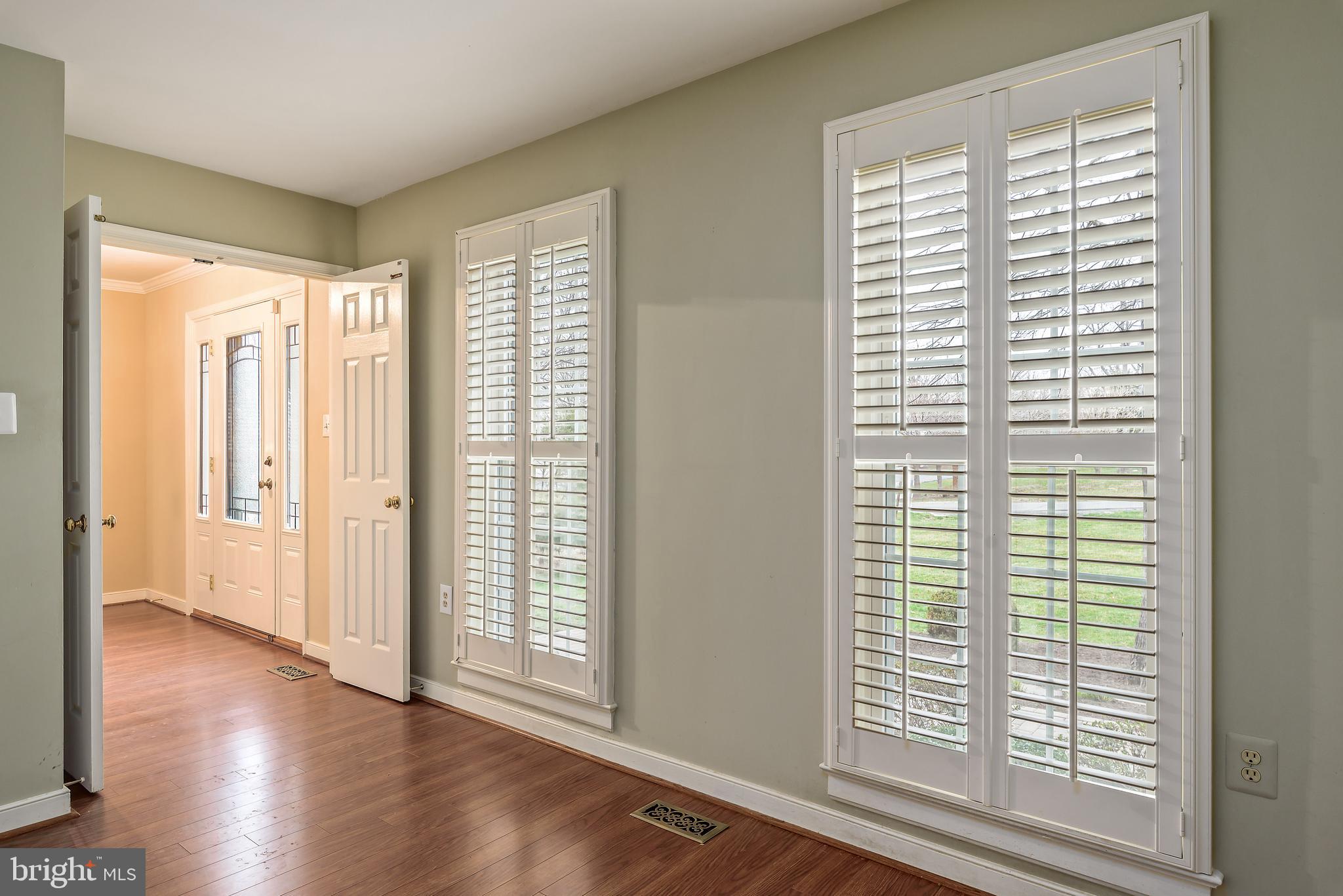 10405 Dunn Meadow Road Vienna, VA 22182 - Photo 6 of 38 Study/Den on main level