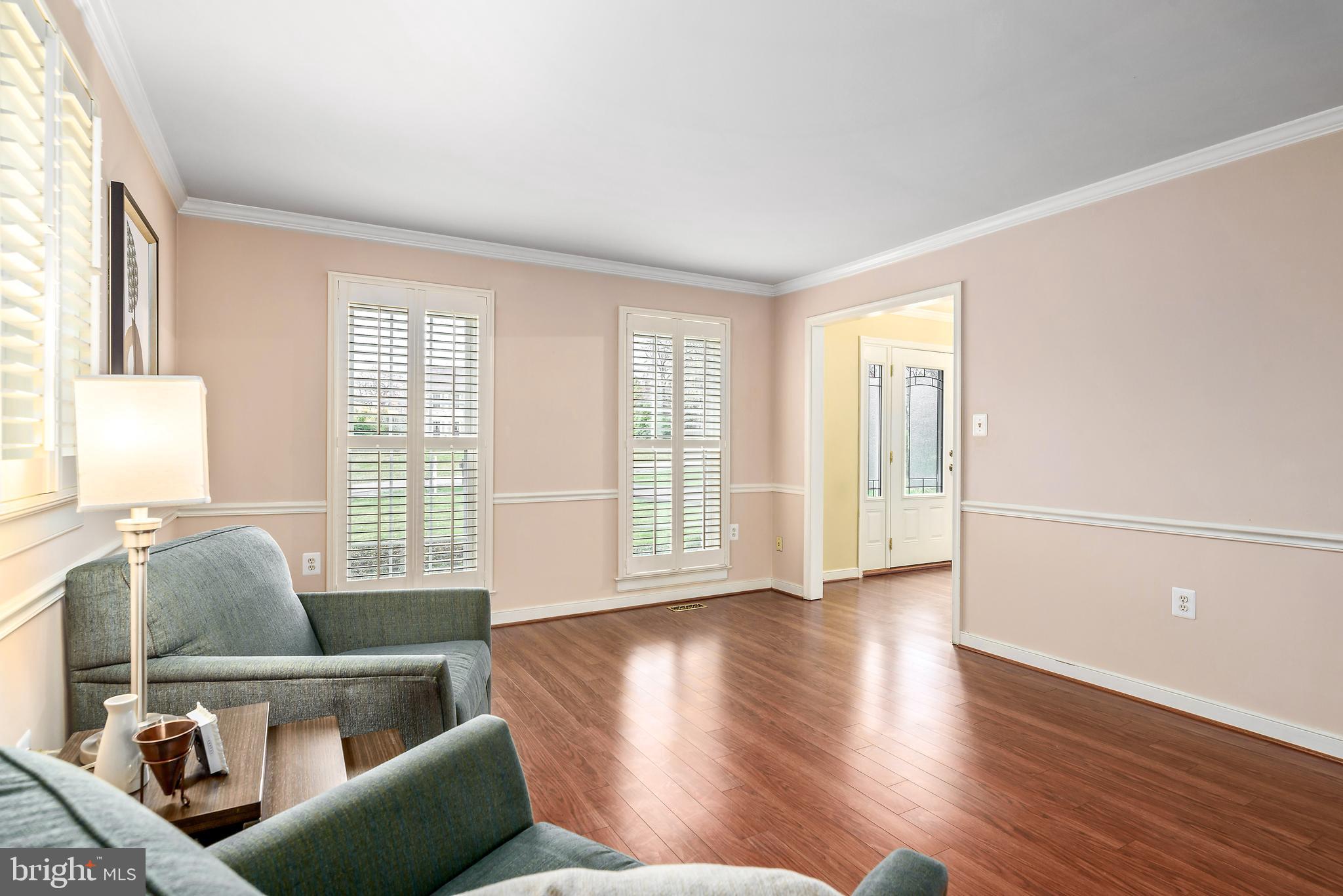 10405 Dunn Meadow Road Vienna, VA 22182 - Photo 9 of 38 Living Room