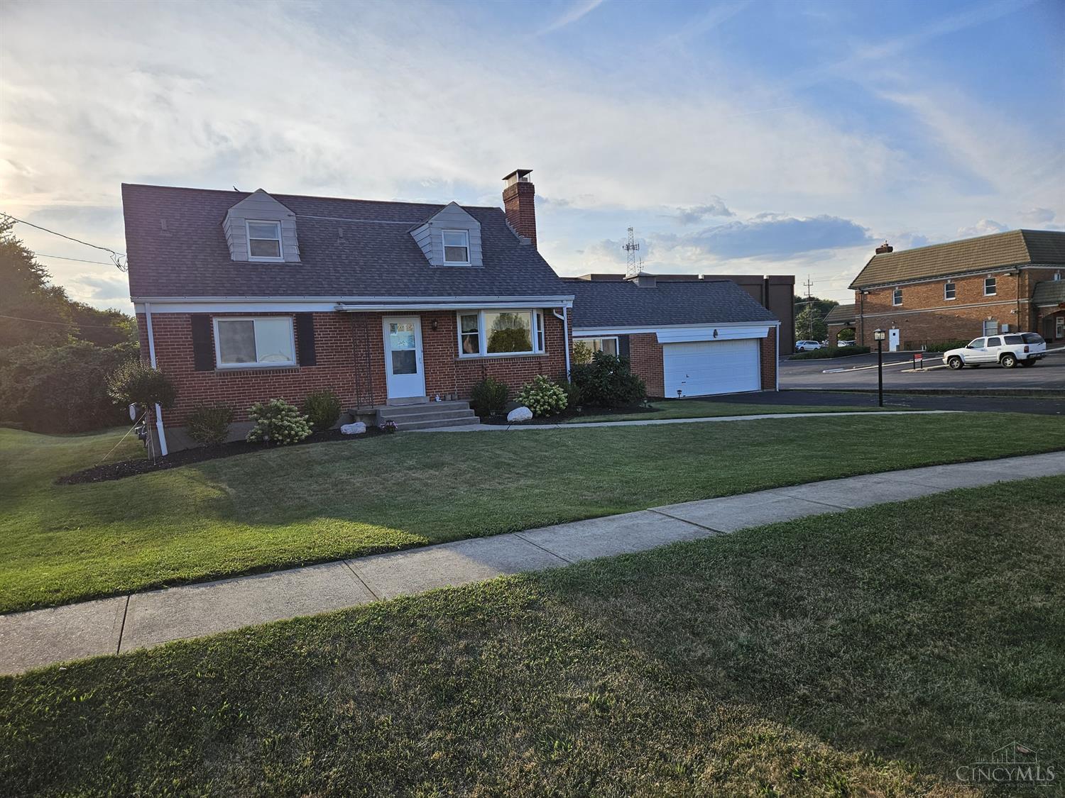 1171 Nordyke Road Cincinnati, OH 45255 - Photo 2 of 39