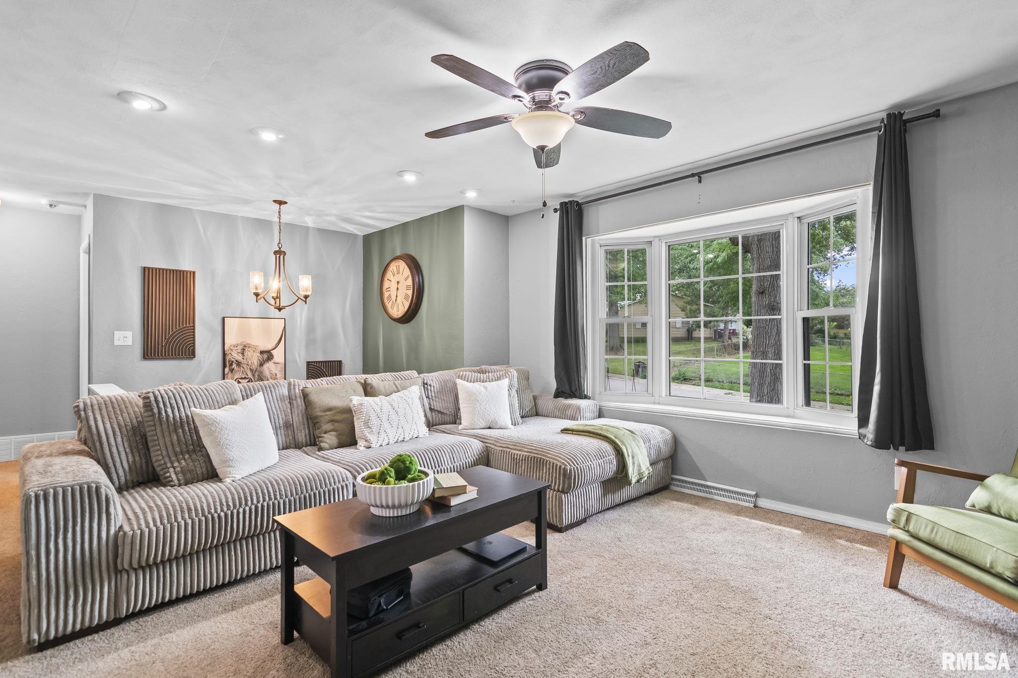 2 Groton Drive Springfield, IL 62702 - Photo 4 of 38