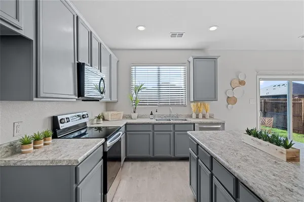 $357,500 | 1110 Greywood Drive, Van Alstyne, TX 75495