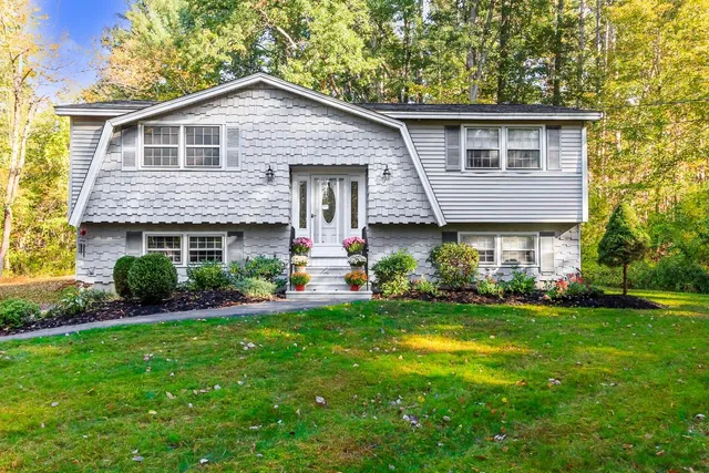 $525,000 | 29 Rock Pond Road, Windham, NH 03087