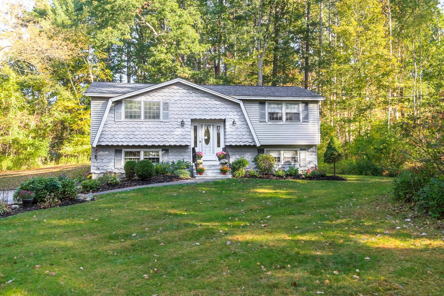 29 Rock Pond Road Windham, NH 03087 - Photo 2 of 37