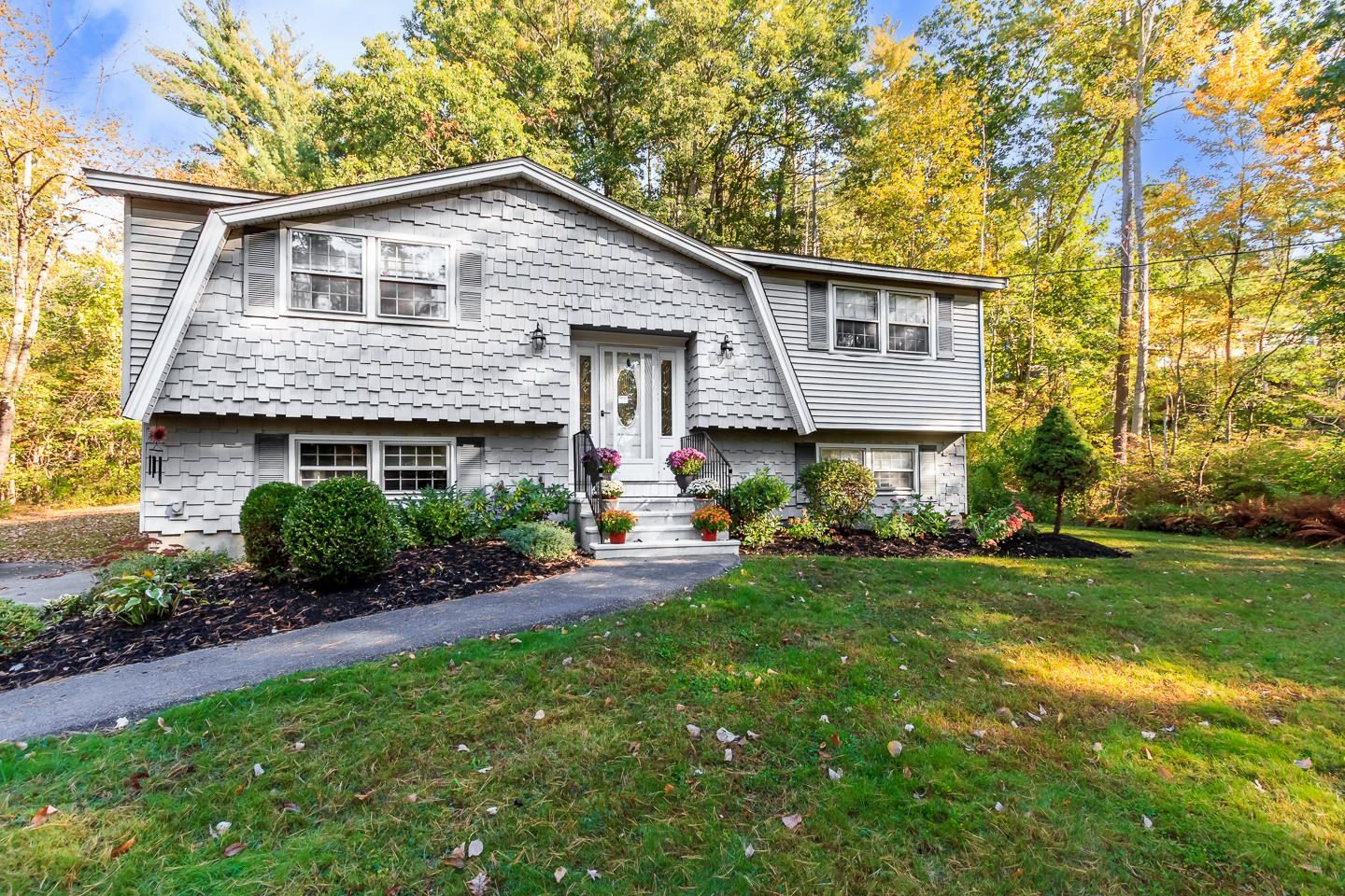 29 Rock Pond Road Windham, NH 03087 - Photo 3 of 37