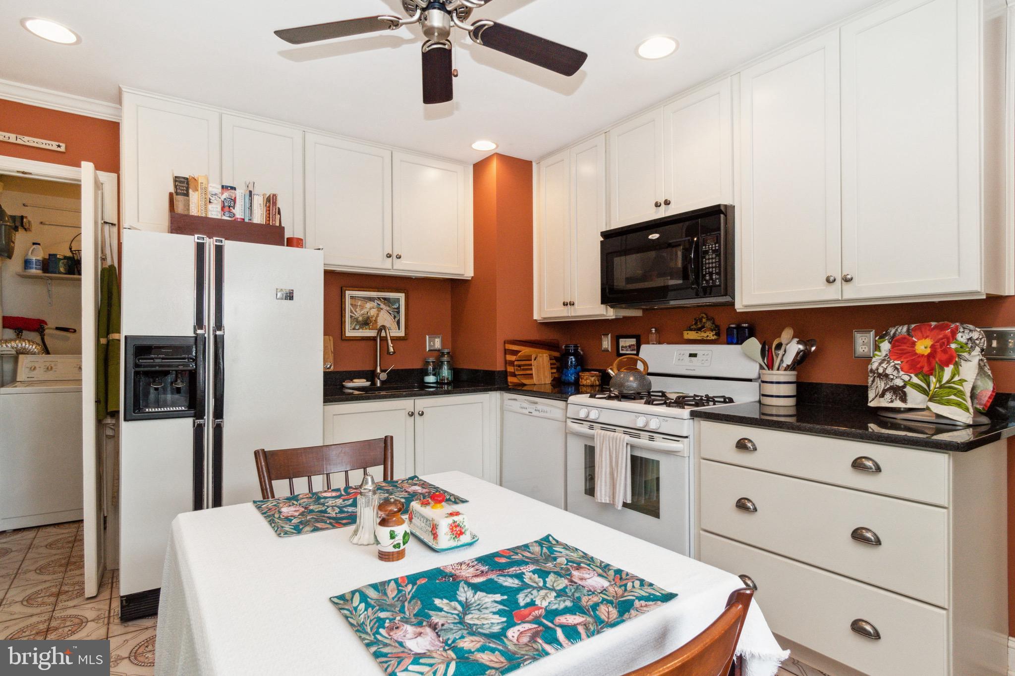 1203-7 Seven Oaks Road Halethorpe, MD 21227 - Photo 9 of 29 Kitchen