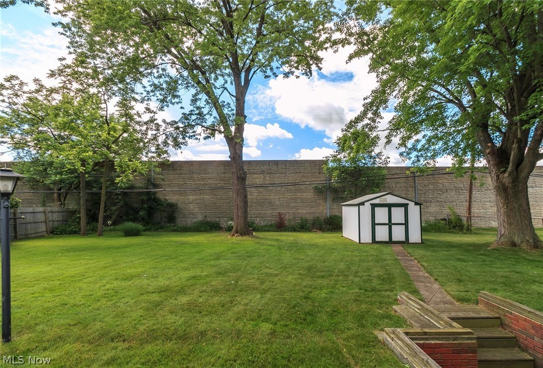 5672 Falkirk Road Lyndhurst, OH 44124 - Photo 25 of 27