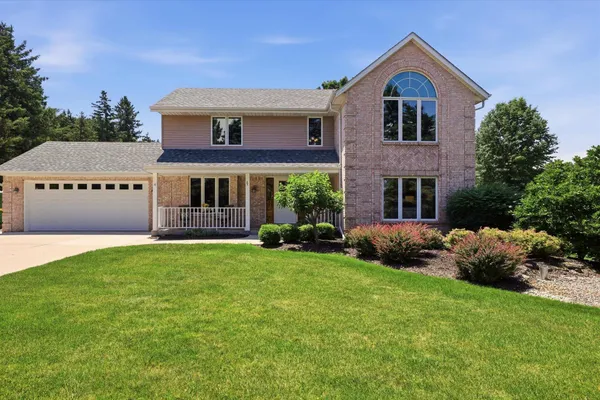 $689,000 | N75-w29135 Pledl Lane, Merton, WI 53029