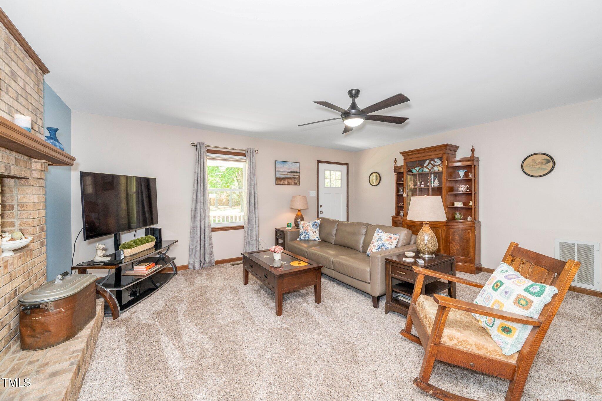 4418 Carpenter Pond Road Durham, NC 27703 - Photo 6 of 31 5-web-or-mls-4418 Carpenter Pond (4 of 4