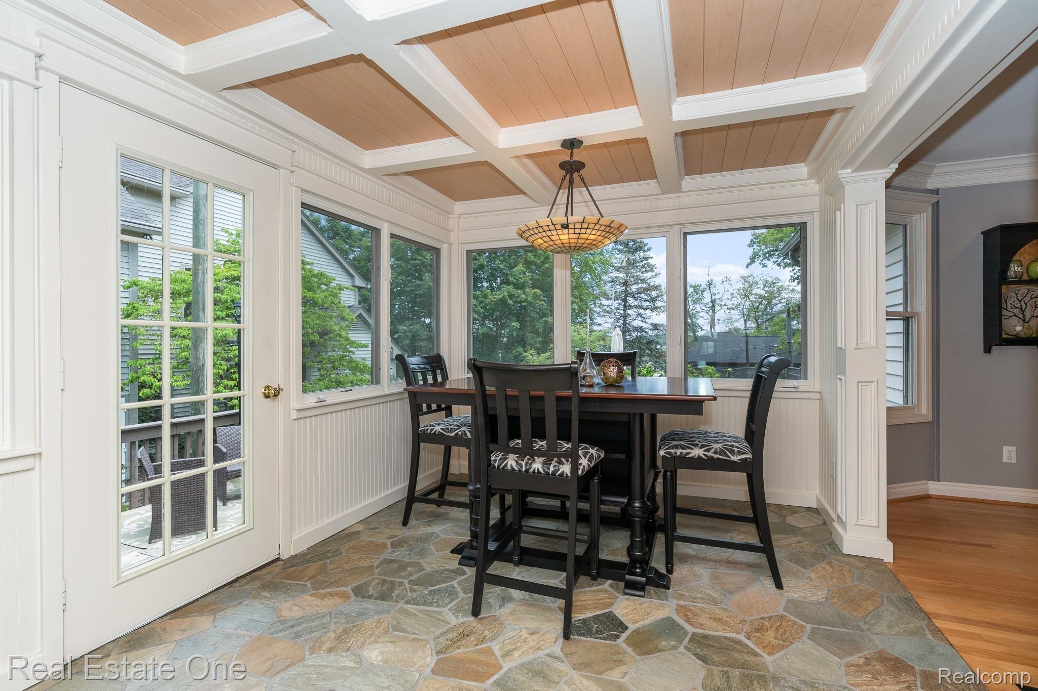 214 Oak Street Rochester, MI 48307 - Photo 2 of 27 214 Oak St MLS-W002.jpg