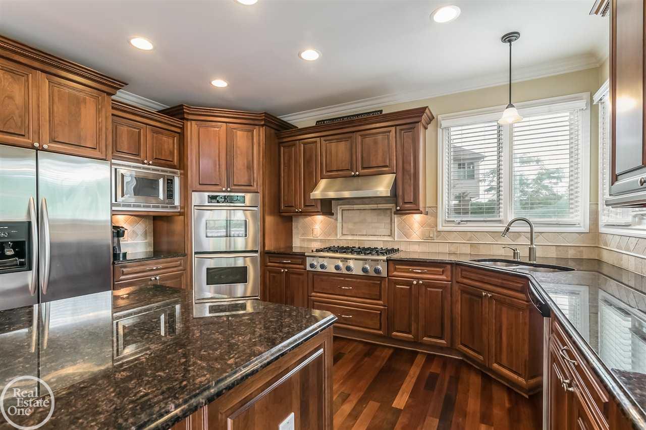 895 Quarry Drive Rochester Hills, MI 48306 - Photo 11 of 49