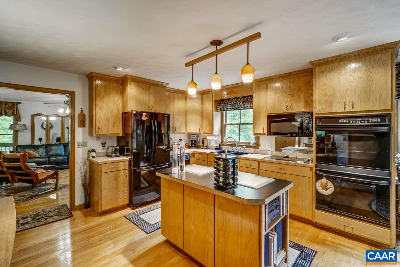 1531 Riding Club Road Keene, VA 22946 - Photo 13 of 27 Easy space for two chefs to create!