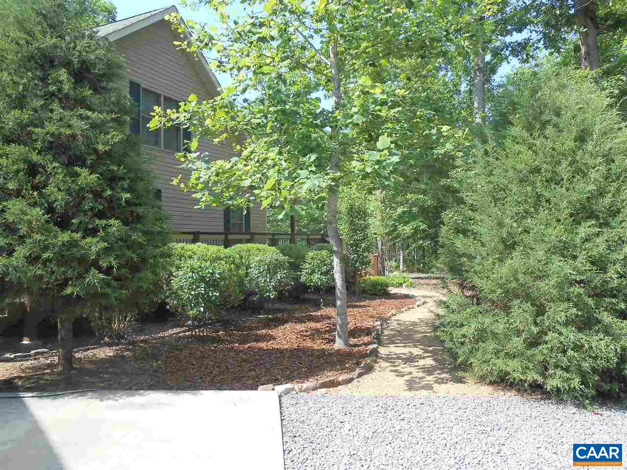 1531 Riding Club Road Keene, VA 22946 - Photo 4 of 27 This picturesque trail leads from parking area to the side of the front porch.