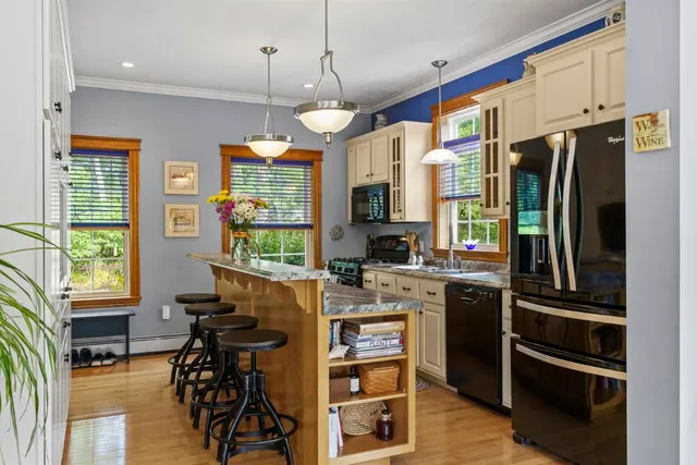 $869,000 | 29 Wiscasset Road, Boothbay, ME 04537