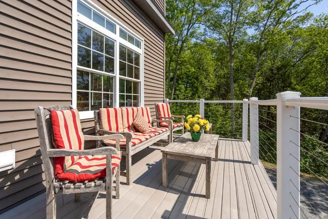 $869,000 | 29 Wiscasset Road, Boothbay, ME 04537