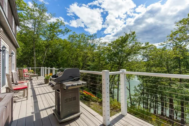 $869,000 | 29 Wiscasset Road, Boothbay, ME 04537