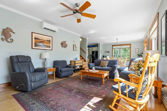 $869,000 | 29 Wiscasset Road, Boothbay, ME 04537