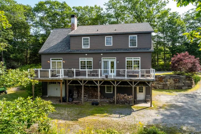 $869,000 | 29 Wiscasset Road, Boothbay, ME 04537