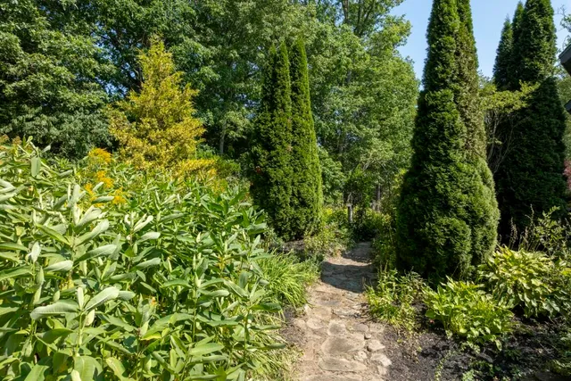 $869,000 | 29 Wiscasset Road, Boothbay, ME 04537