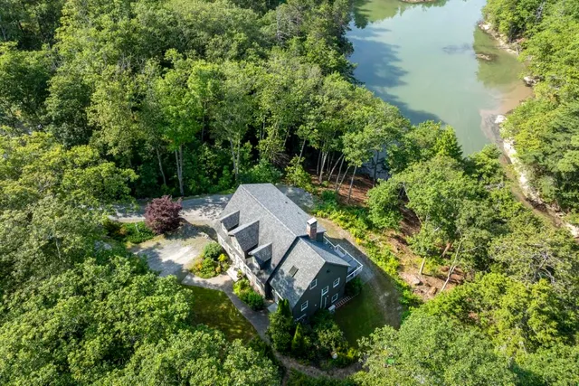 $869,000 | 29 Wiscasset Road, Boothbay, ME 04537