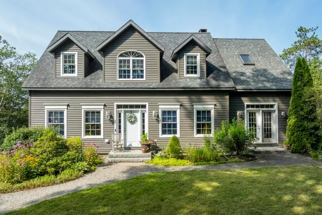 $869,000 | 29 Wiscasset Road, Boothbay, ME 04537