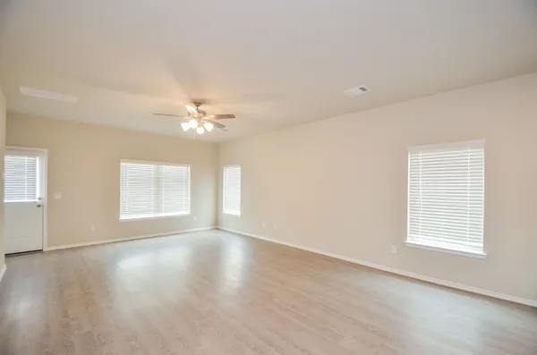 $2,100 | 25513 Blossom Court, Montgomery, TX 77316