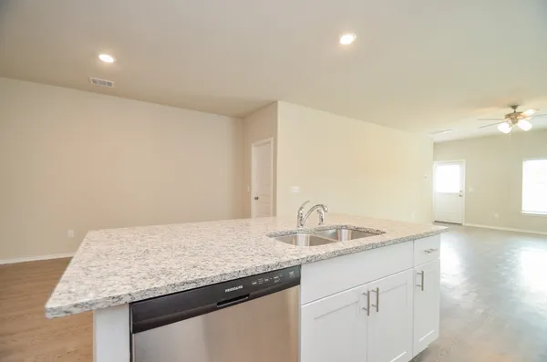 $2,100 | 25513 Blossom Court, Montgomery, TX 77316