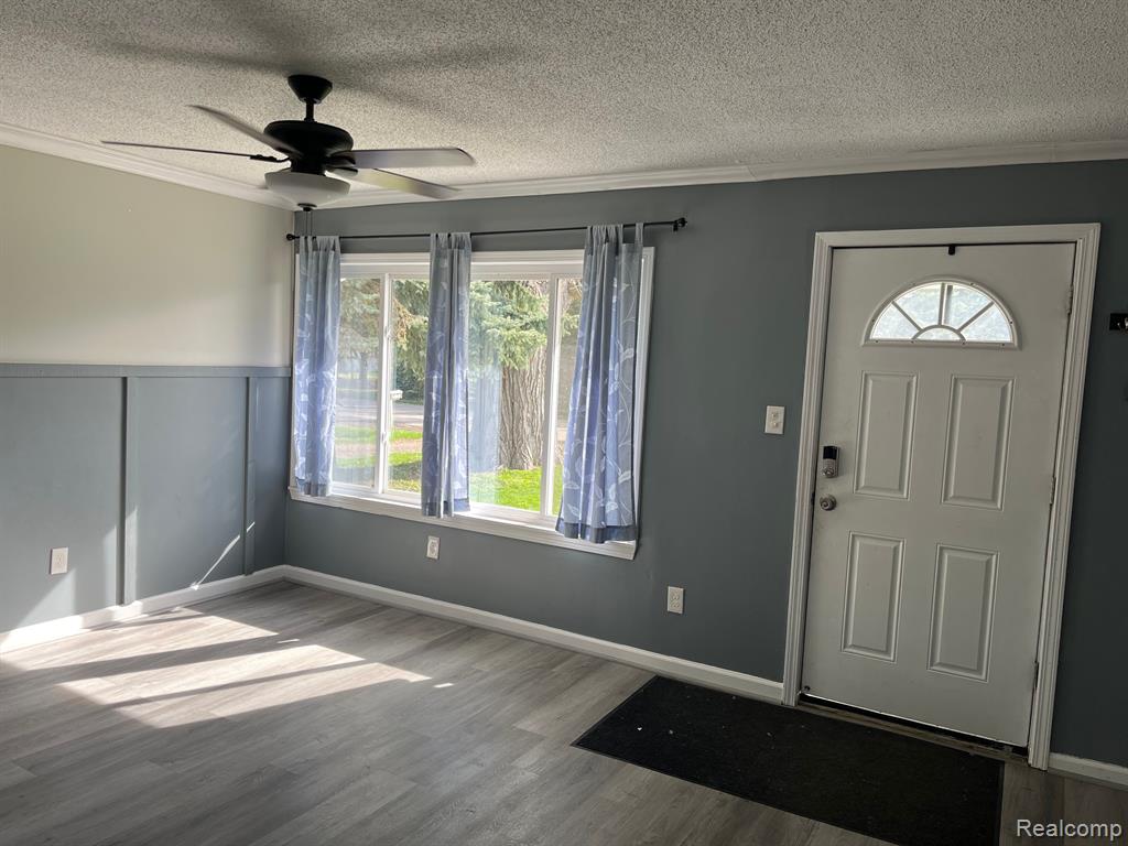 9440 Holland Road Taylor, MI 48180 - Photo 3 of 17