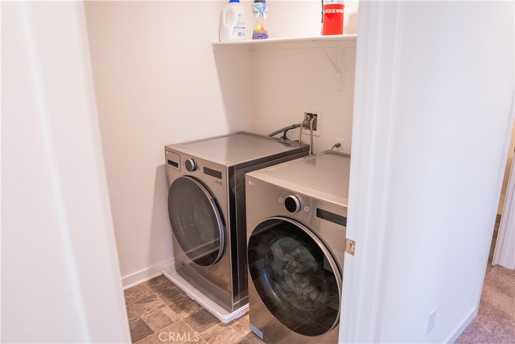 35227 Vernon Drive Beaumont, CA 92223 - Photo 38 of 49 a utility room with dryer and washer
