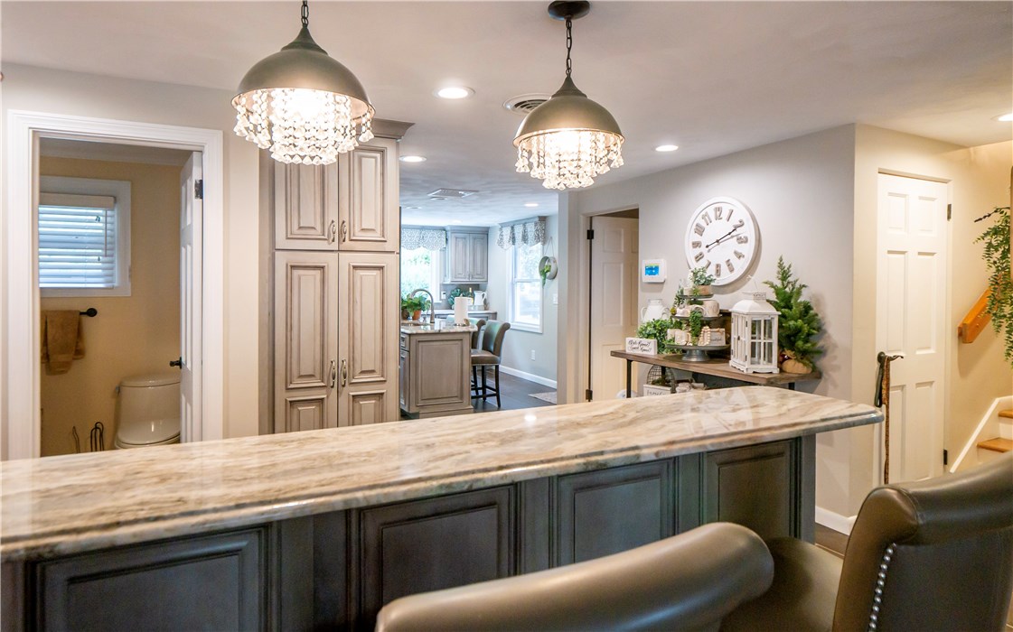 60 Deerfield Road Cranston, RI 02920 - Photo 13 of 49