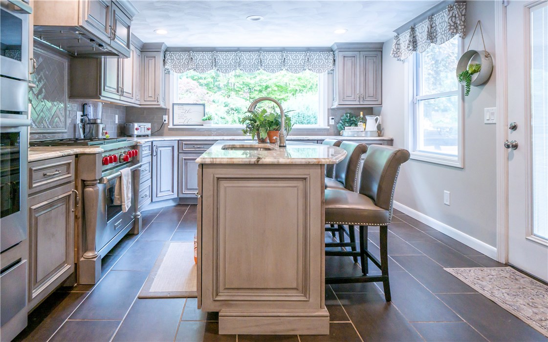 60 Deerfield Road Cranston, RI 02920 - Photo 23 of 49