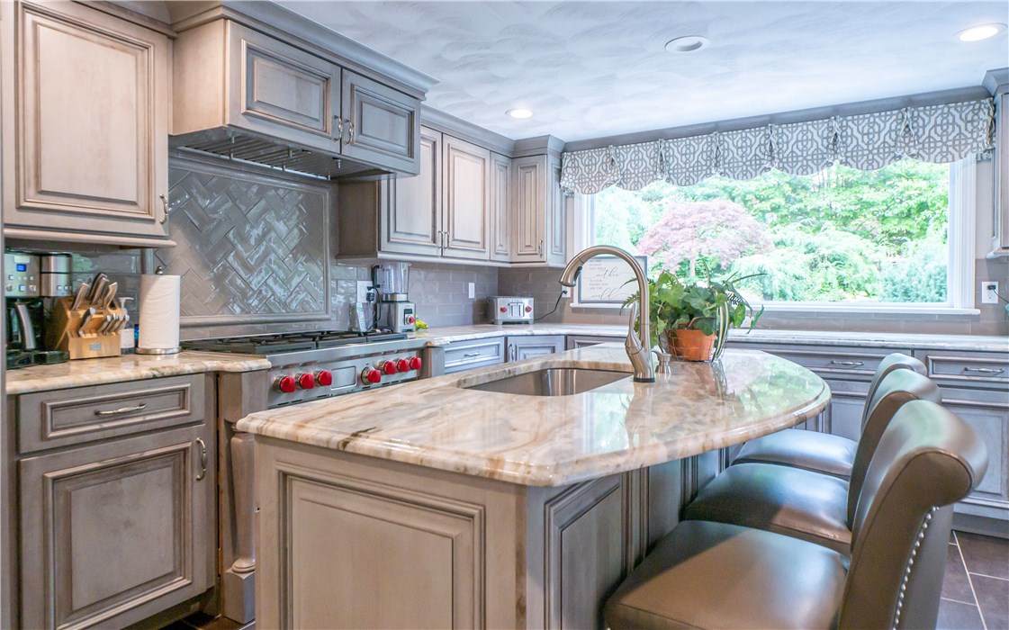 60 Deerfield Road Cranston, RI 02920 - Photo 24 of 49