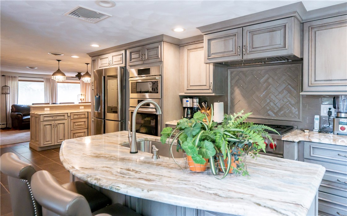 60 Deerfield Road Cranston, RI 02920 - Photo 25 of 49