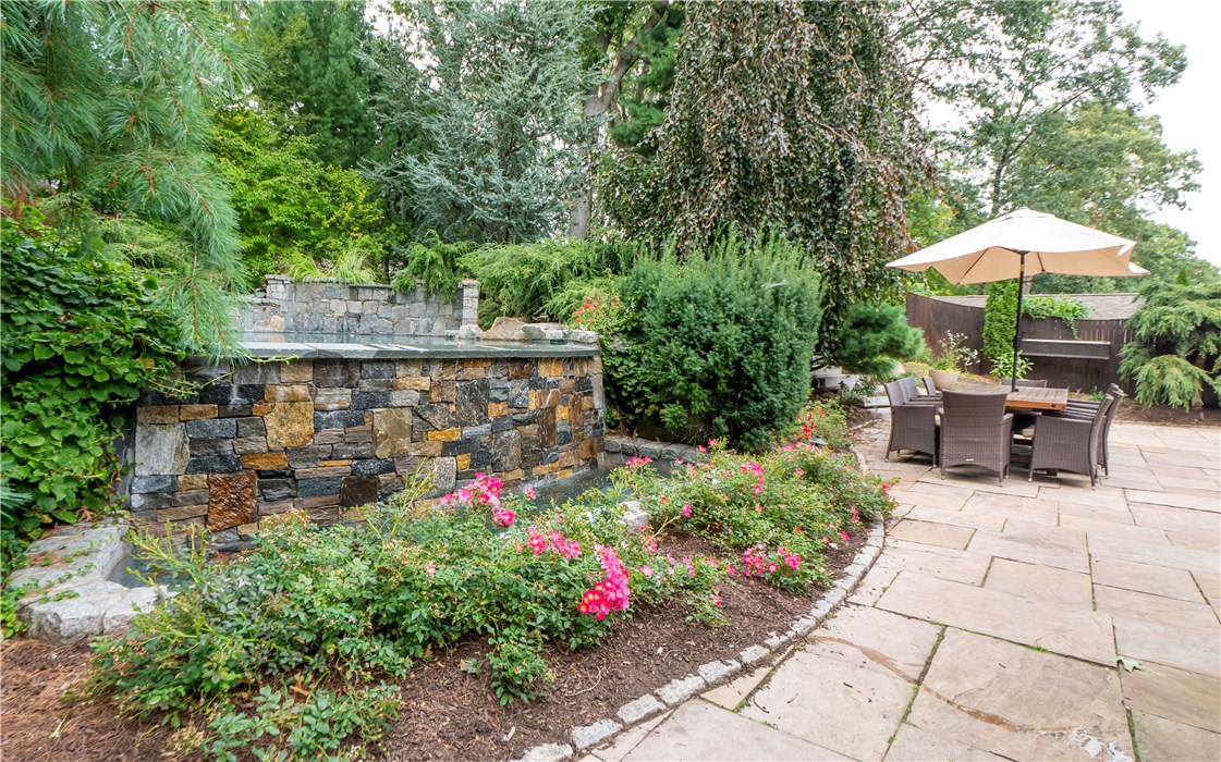 60 Deerfield Road Cranston, RI 02920 - Photo 43 of 49