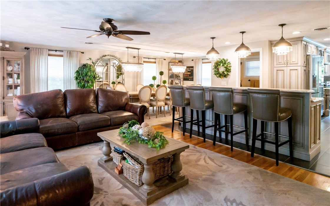 60 Deerfield Road Cranston, RI 02920 - Photo 8 of 49