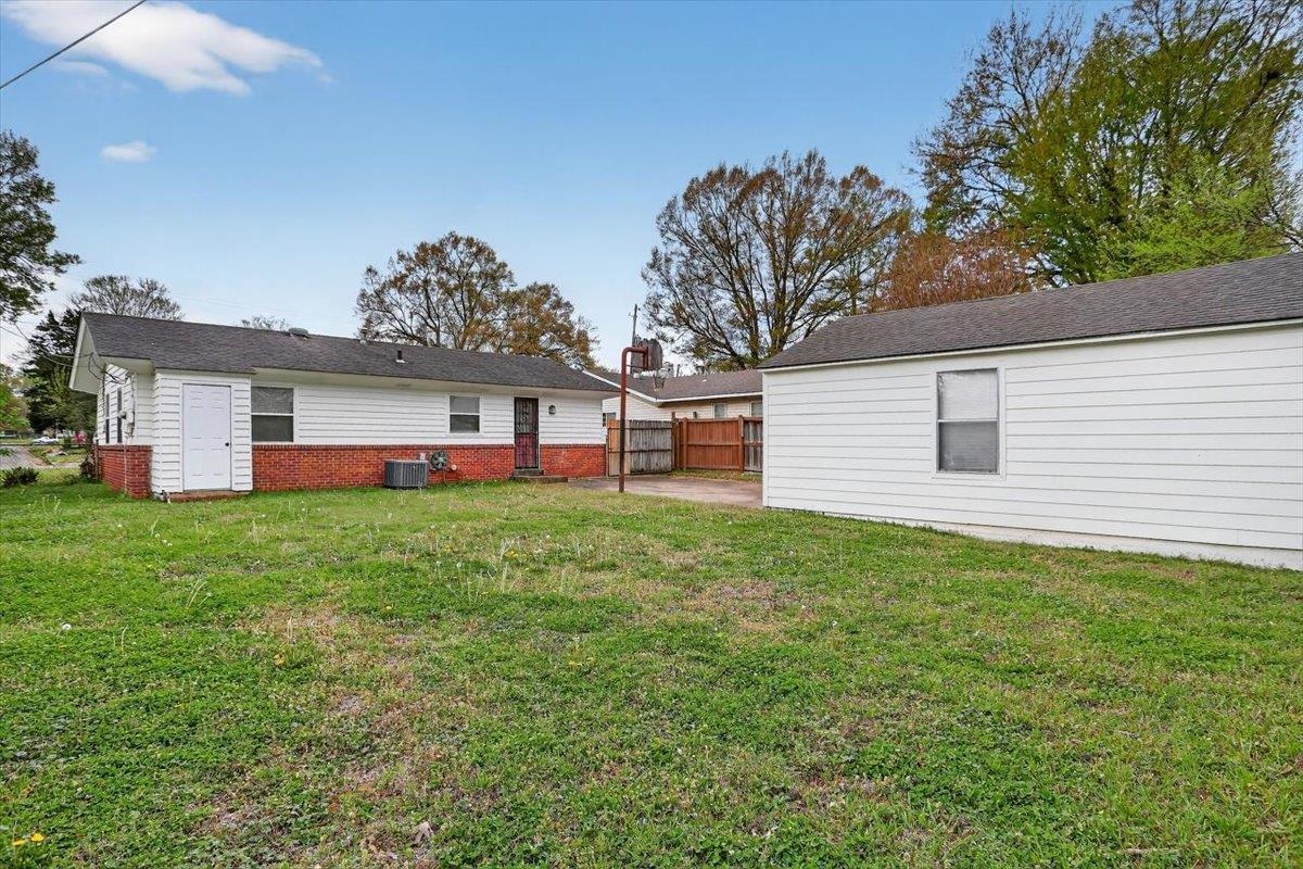 4850 Marcel Avenue Memphis, TN 38122 - Photo 5 of 20 Back of property with brick siding