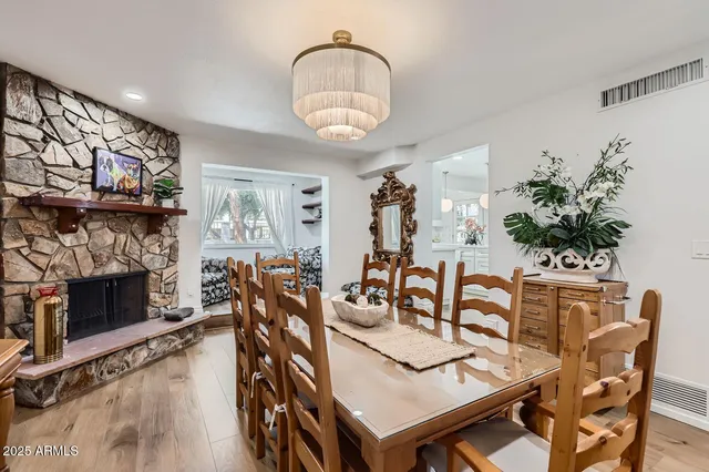 $3,995 | 1305 East Steamboat Bend Drive, Tempe, AZ 85283