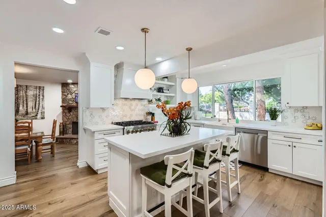 $3,995 | 1305 East Steamboat Bend Drive, Tempe, AZ 85283