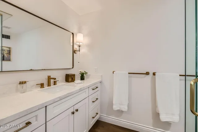 $3,995 | 1305 East Steamboat Bend Drive, Tempe, AZ 85283