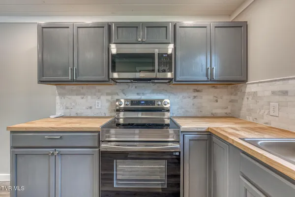 $249,900 | 14457 Peaceful Lane, Bristol, VA 24202