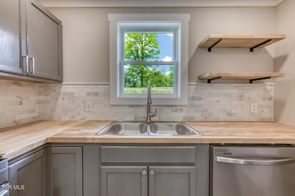 $249,900 | 14457 Peaceful Lane, Bristol, VA 24202