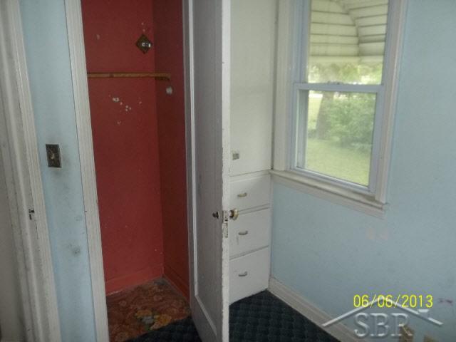 3124 West Carpenter Road Flint, MI 48504 - Photo 7 of 10 20362576-6.JPG