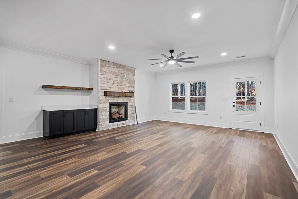 1010 Bucklevel Road Greenwood, SC 29649 - Photo 6 of 17 Gallery Image 6