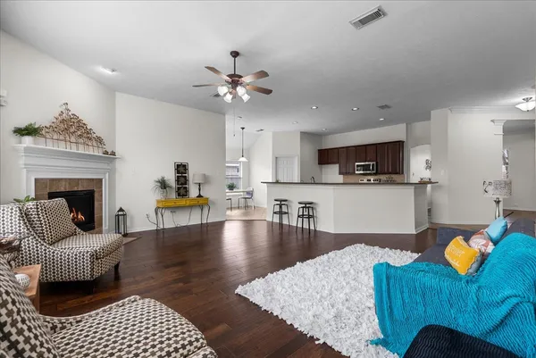 $2,595 | 2120 Red Timber Court, League City, TX 77573