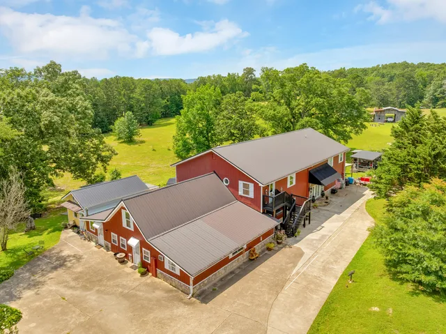 $795,000 | 997 West 12th Street, Chickamauga, GA 30707