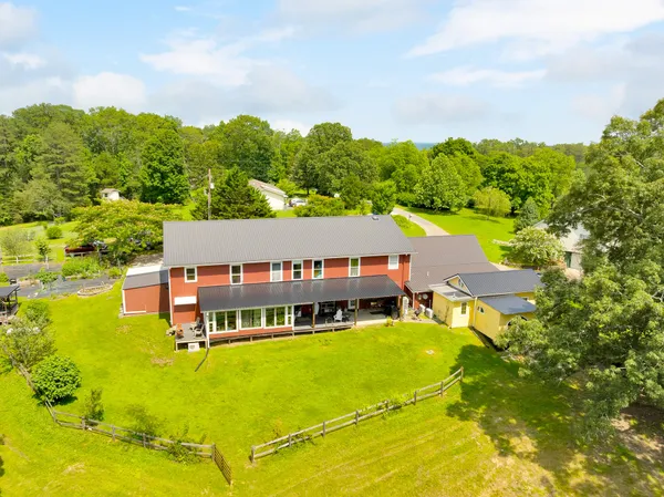 $699,500 | 997 West 12th Street, Chickamauga, GA 30707