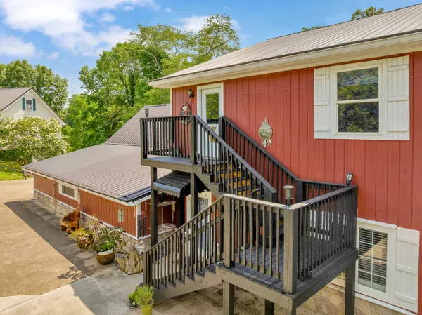 $699,500 | 997 West 12th Street, Chickamauga, GA 30707