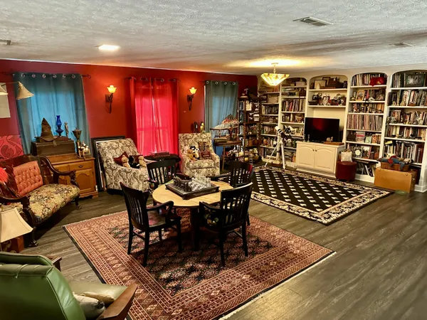 $699,500 | 997 West 12th Street, Chickamauga, GA 30707