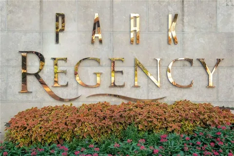 $675,000 | 700 Park Regency Place Northeast, Unit 2104, Atlanta, GA 30326